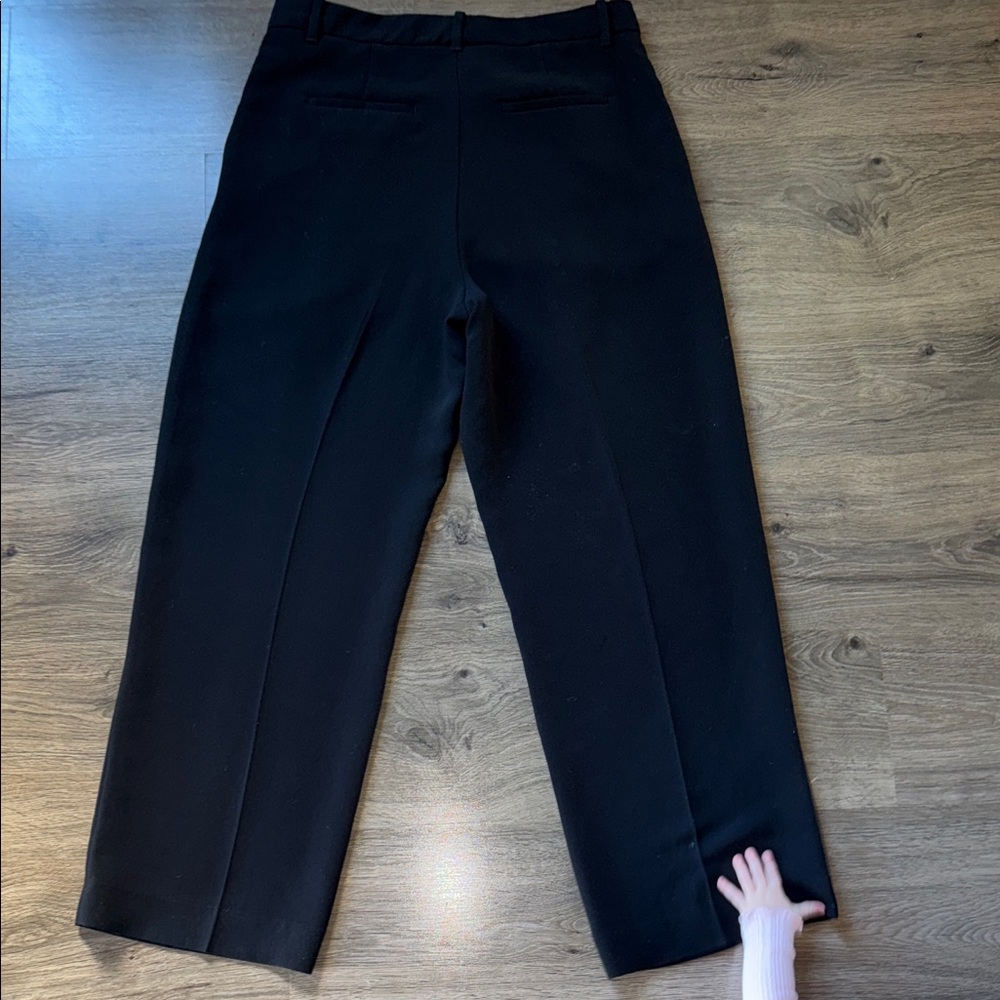 Wilfred The Effortless pant in black! - Picture 3 of 3